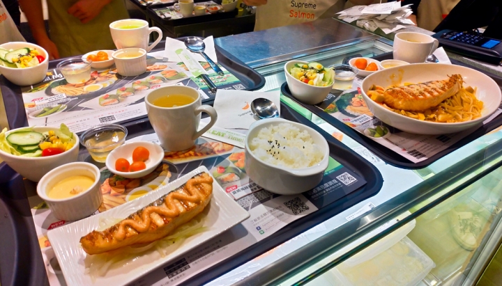 [高清體驗]Supreme Salmon美威鮭魚(京站店)-亞洲第一家鮭魚專賣店，但可不只鮭魚本質好，料理手法也是毫不馬虎!