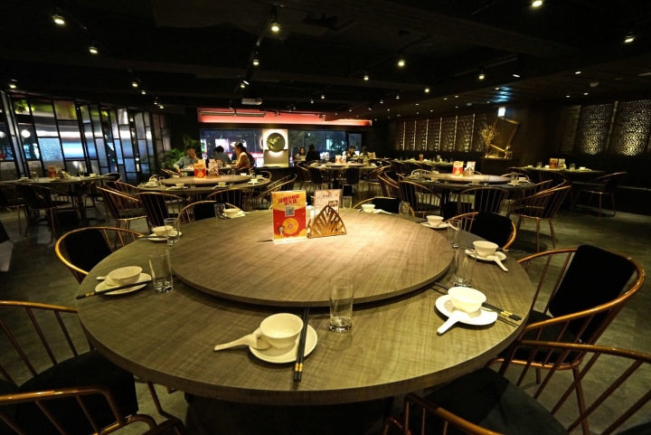 [食記] 台北東區星馬料理-鴨皇閣 D'Palace。台北東區最好吃的當歸烤鴨(近忠孝敦化站)