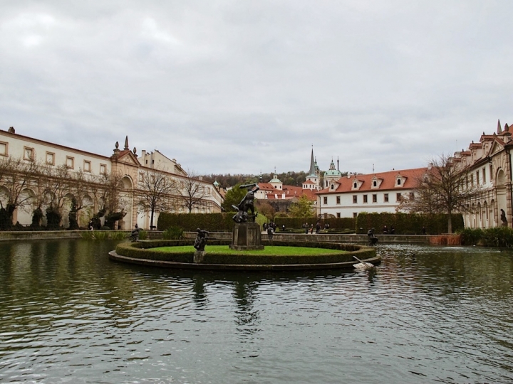 【Czech．走跳】誤入布拉格華倫斯坦宮殿花園一方奢華與卡夫卡博物館