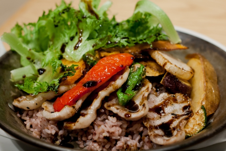 【美食。食記】東京 北千住 吃素？！吃肉也一起來！ Green Grill 素食 燒烤 肉食 推薦