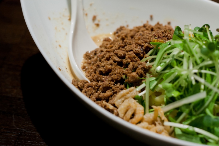 【美食。食記】東京 湯島 要多麻，要多辣都可以！四川担担麺 阿吽 湯島本店 拉麵 麻辣 推薦