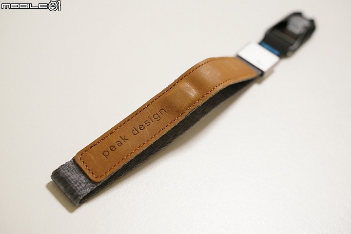 質感十足 PEAK DESIGN 快裝潮流腕帶Cuff (象牙灰) 開箱
