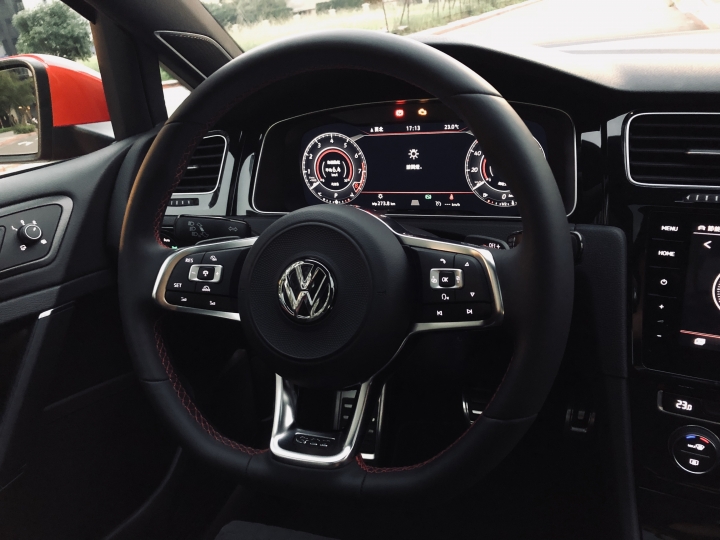 (開箱文) Golf GTI Performance - 暴風紅 (圖多)
