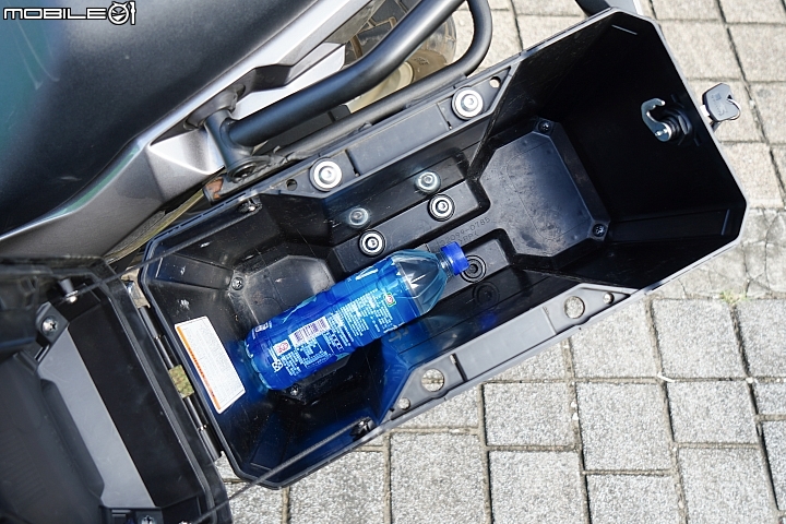 Kawasaki Versys-X 300 Tourer 配備滿載的越野旅行者