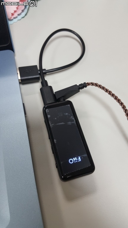 [評測] KZ ZSN 美型圈鐵入耳耳機, 覺得應該把原廠附的耳機都換了