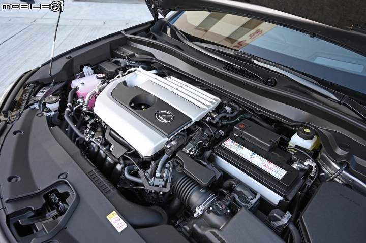 【國內新訊】Lexus UX200 139萬元起全球率先上市,250h油電混合動力明年第一季跟進!