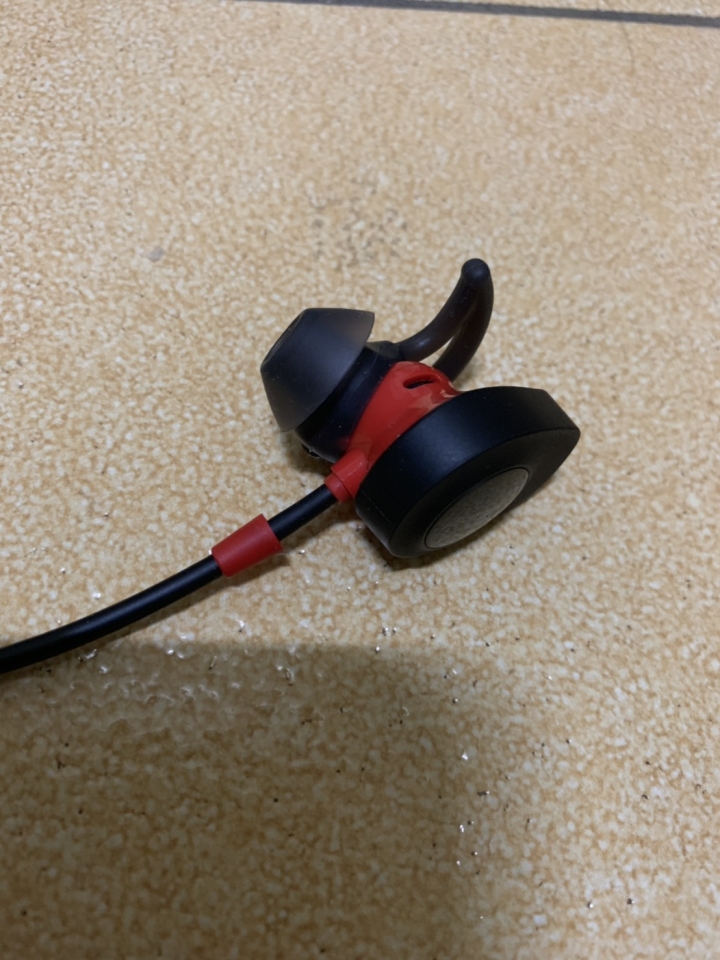 BOSE SoundSport Pulse 耳機橡膠鬆脫問題