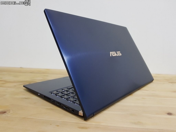 最小的15吋筆電&四面窄邊框 ZenBook 15 UX533 皇家藍