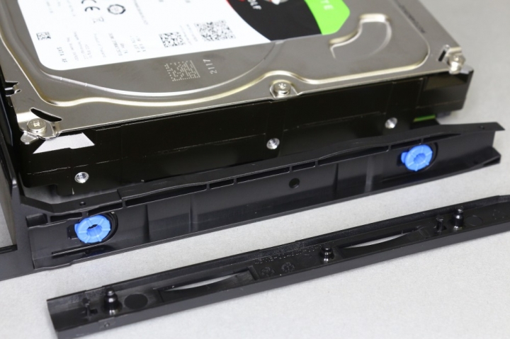 實測平價級NAS《QNAP TS-251B》透過PCIe無限延展機能