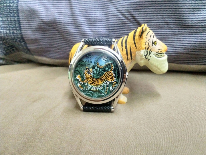 薪水都拿去買錶！！
