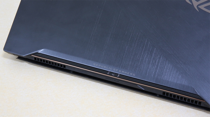 點我看大圖 我的ROG Zephyrus M GM501GS照片開箱 / 硬體小測