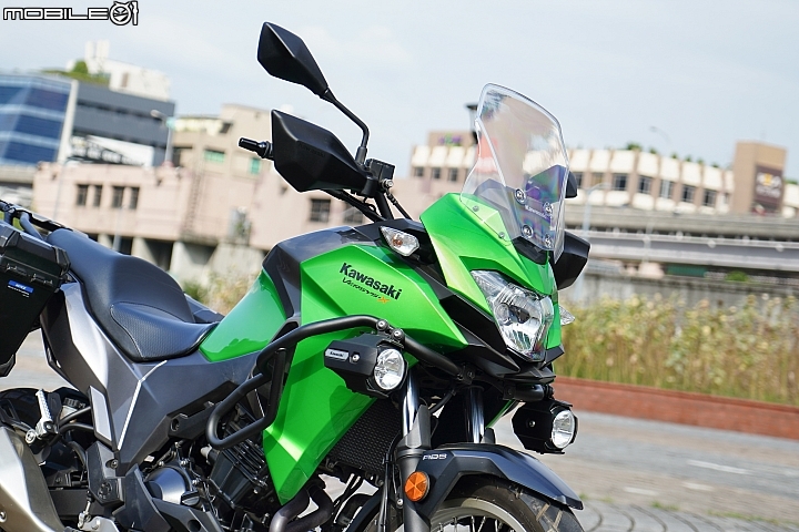 Kawasaki Versys-X 300 Tourer 配備滿載的越野旅行者