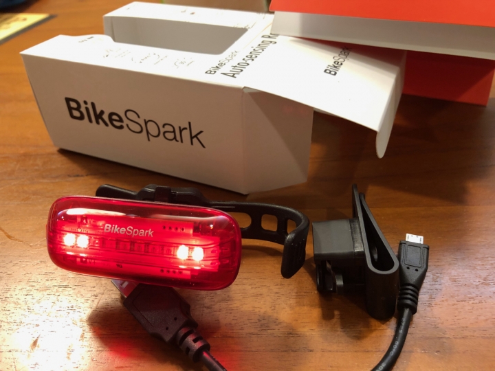 全新BikeSpark BKS-G3 自動感應尾燈 自動啓閉 煞車警示 10LEDs, USB充電 35流明