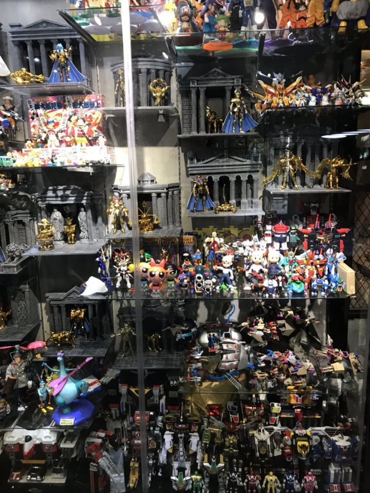 滿屋子的hottoys