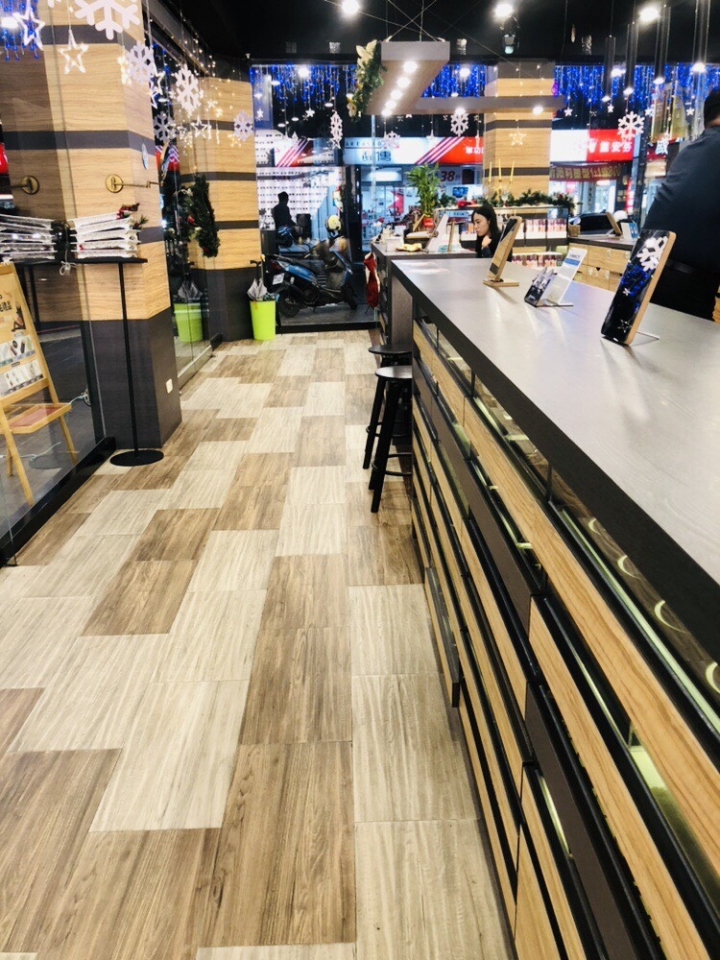 ((分享))  台中樂活LOHAS東山店 ，舒適的環境.亮麗的裝潢