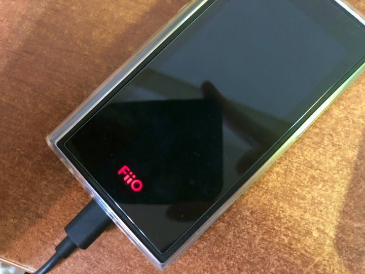 Fiio M9 Hi-Fi 無損音質高解析音樂播放器，支援2.5mm平衡輸出及藍牙傳輸