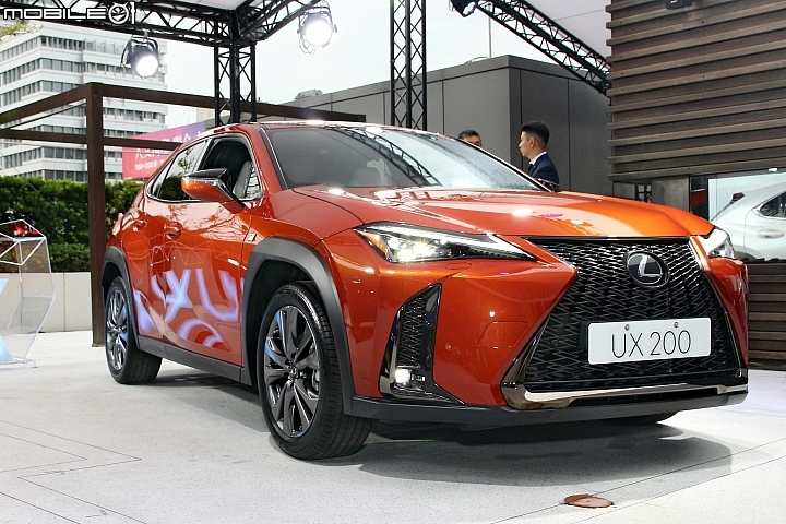 【國內新訊】Lexus UX200 139萬元起全球率先上市，250h油電混合動力明年第一季跟進！