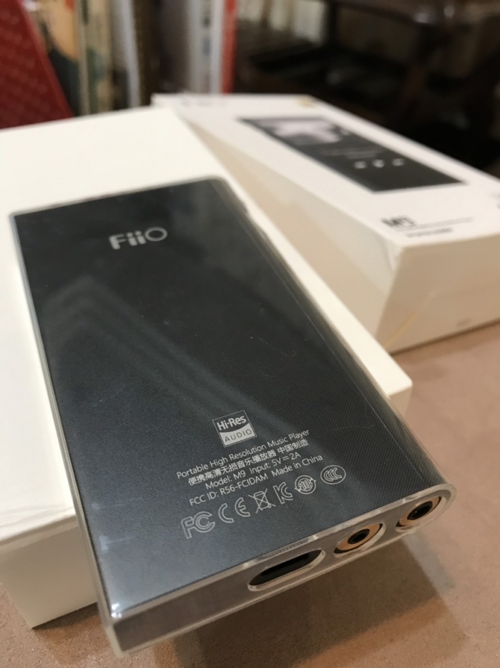 Fiio M9 Hi-Fi 無損音質高解析音樂播放器，支援2.5mm平衡輸出及藍牙傳輸