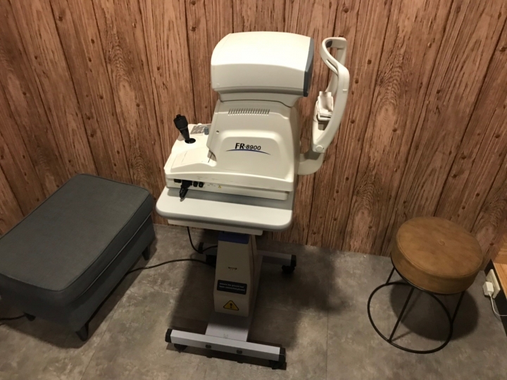 高雄配眼鏡 最時尚。LOHAS樂活眼鏡河堤店，全館均一價 終身維修服務