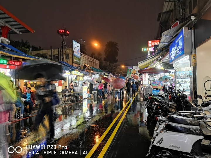 HUAWEI Mate 20 Pro不專業開箱與綠光測試結果（內附夜景比較圖）