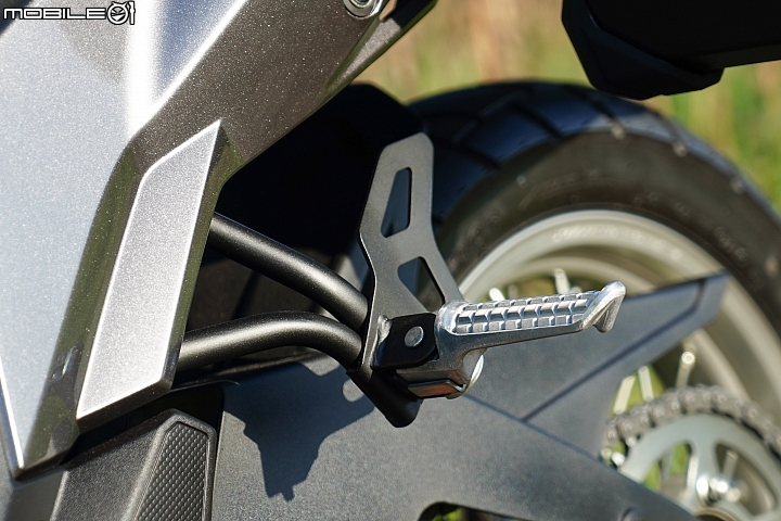 Kawasaki Versys-X 300 Tourer 配備滿載的越野旅行者