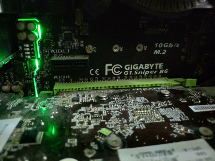 [問題]請問我的美光 MX500 500gb跑AS SSD為什麼只有一半效能?