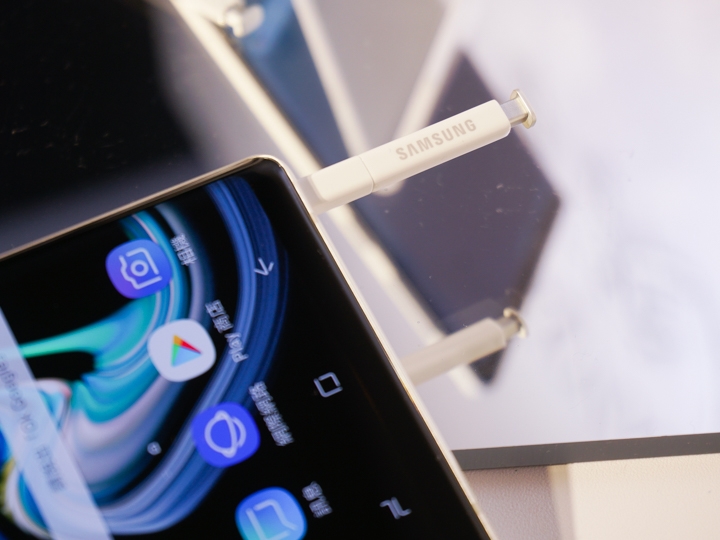 Galaxy Note 9推「初雪白」迎聖誕 過節前來Galaxy Studio踩飛輪釋放熱量