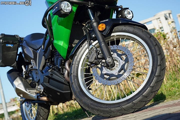 Kawasaki Versys-X 300 Tourer 配備滿載的越野旅行者