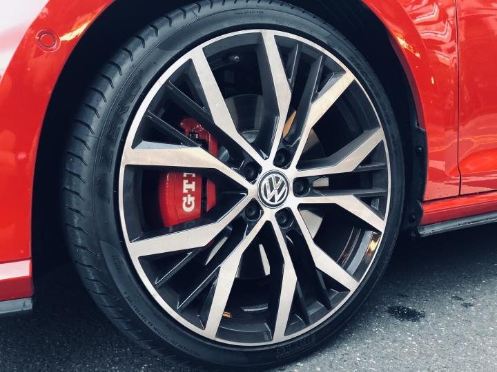 (開箱文) Golf GTI Performance - 暴風紅 (圖多)
