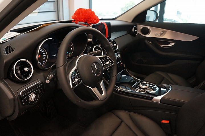 Mercedes Benz C200 EQ Boost 購車心得及開箱喜悅分享。