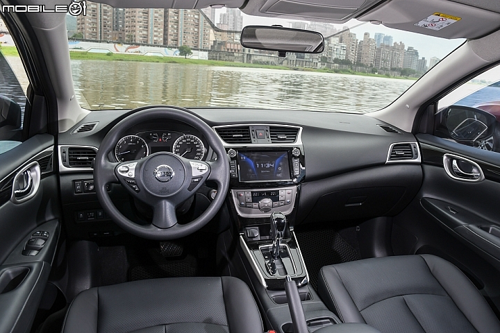 Nissan Sentra新年式車款試駕,安全升級不只長青還更稱職