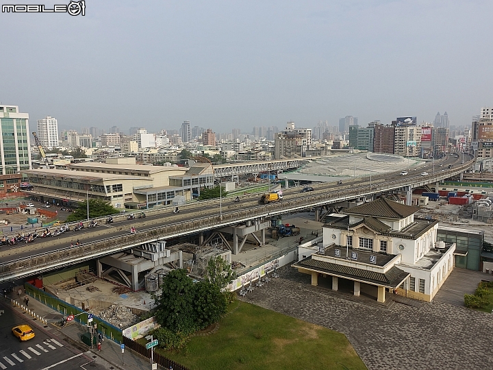高雄市 三民區 高雄火車站新站 — 高雄鐵道運輸新紀元