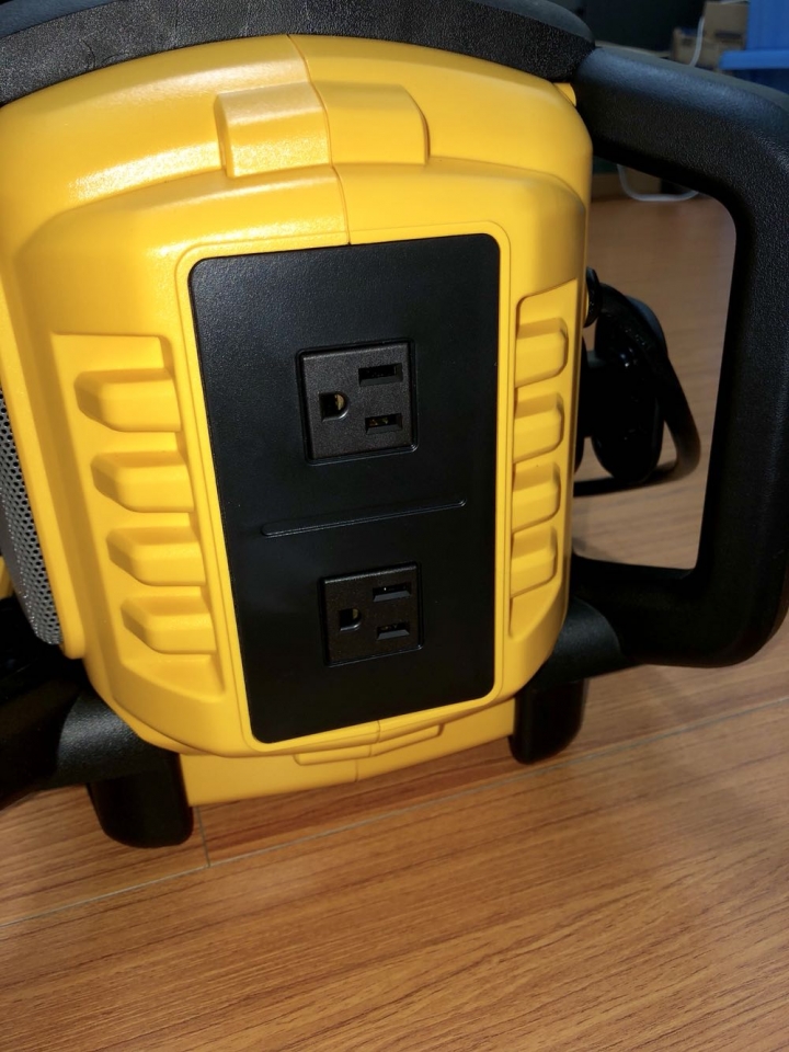 粗獷、狂野遠從千里來相聚 DeWalt DCR-025 手提音響