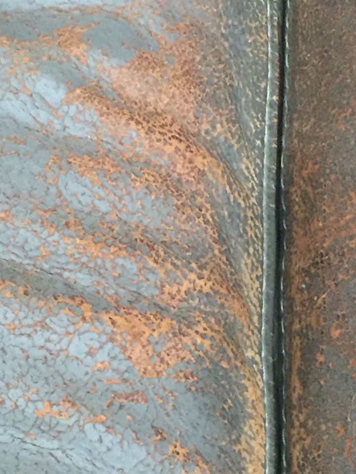 沙發皮革請教十萬沙發一年壞