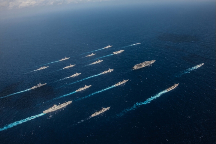 美日南海聯合艦隊演習，B-52反成焦點