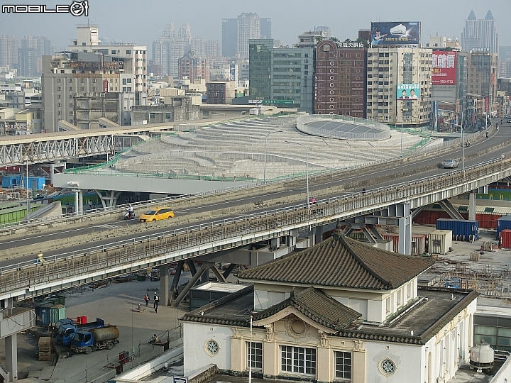 高雄市 三民區 高雄火車站新站 — 高雄鐵道運輸新紀元