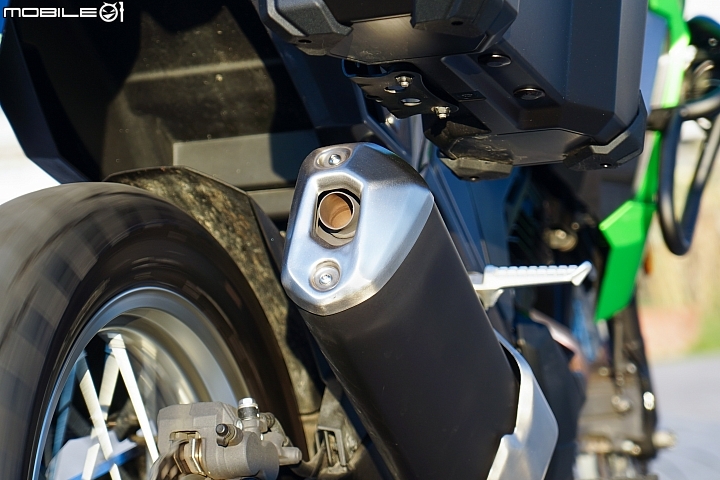 Kawasaki Versys-X 300 Tourer 配備滿載的越野旅行者
