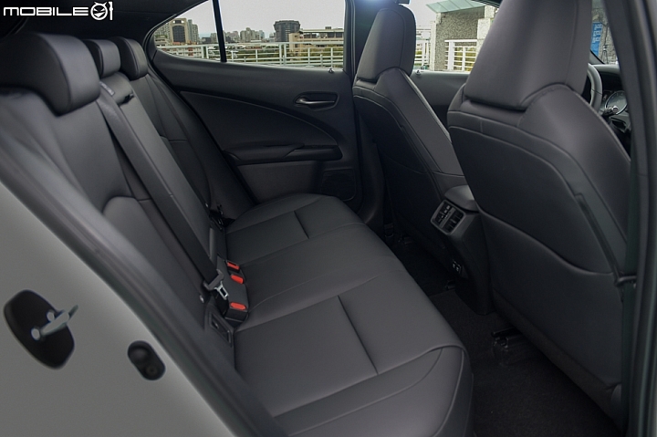 Lexus UX200 日裔歐風新級距 入門菁英強襲市場