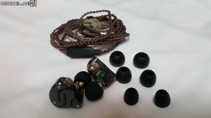 [評測] KZ ZSN 美型圈鐵入耳耳機, 覺得應該把原廠附的耳機都換了