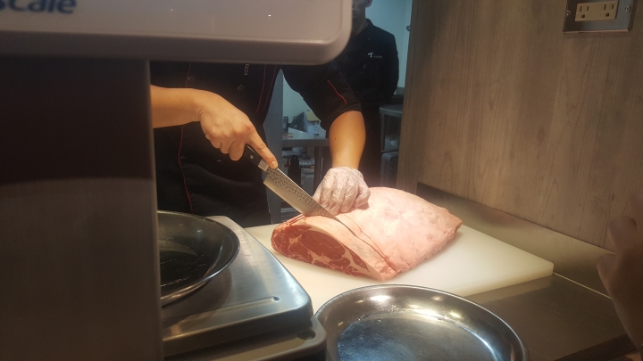 [試吃]ToTsuZen Steak 現切現煎以克計價濕式熟成牛排 投票日的嘗鮮初體驗