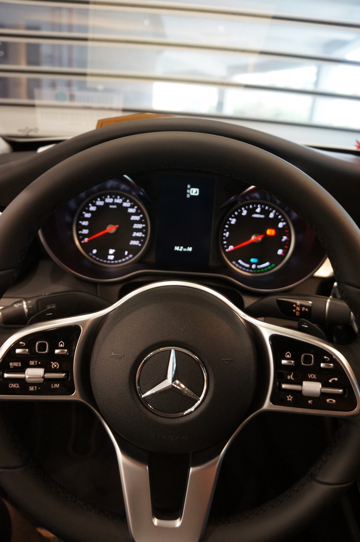 Mercedes Benz C200 EQ Boost 購車心得及開箱喜悅分享。