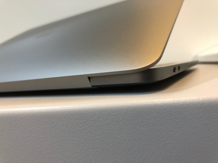 2018 MacBook Pro 13" w/ Touch Bar 開箱