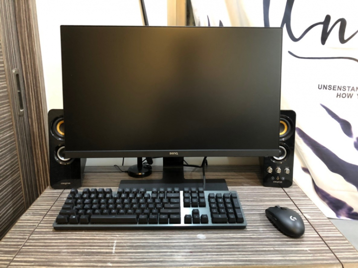 女友就是愛大的…BenQ GW2780開箱 Feat. BenQ智能掛燈