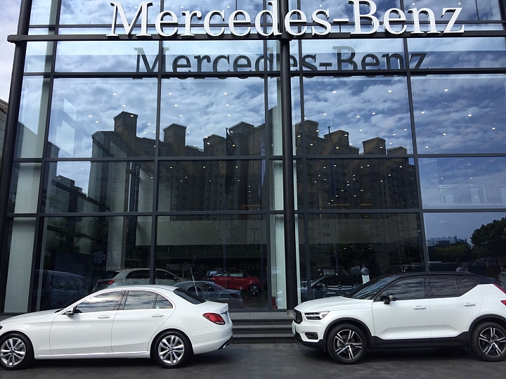 Mercedes Benz C200 EQ Boost 購車心得及開箱喜悅分享。