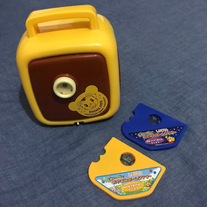 [開箱] 虎爺駕到! 哄睡嬰兒神器-TAKARA TOMY巧虎家庭劇院