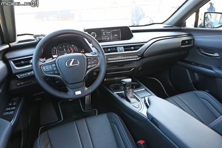 【國內新訊】Lexus UX200 139萬元起全球率先上市,250h油電混合動力明年第一季跟進!