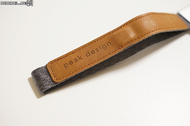 質感十足 PEAK DESIGN 快裝潮流腕帶Cuff (象牙灰) 開箱