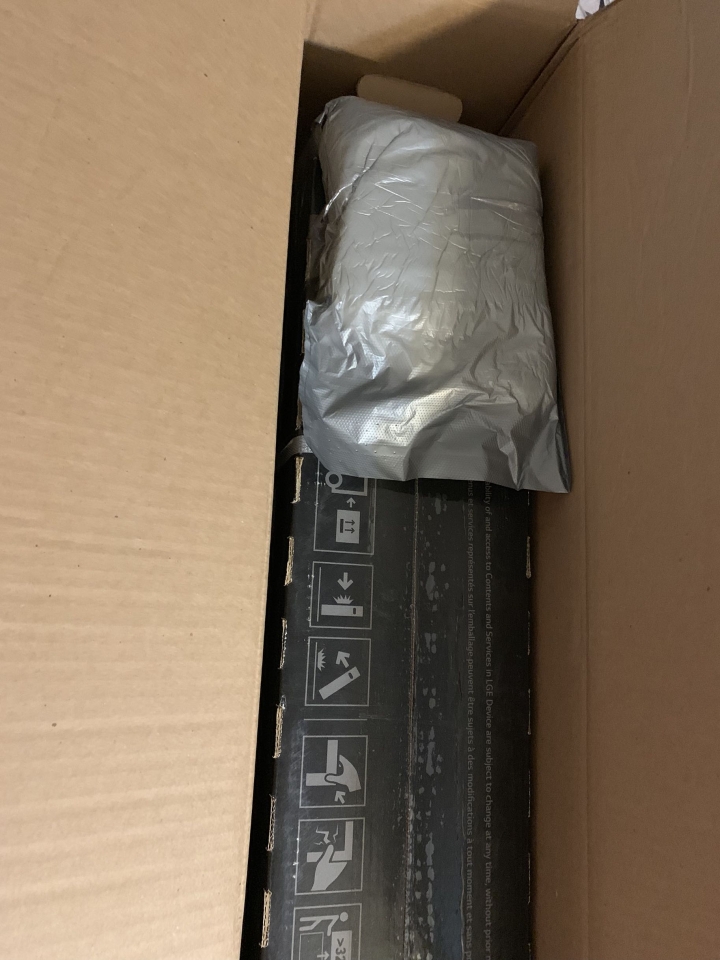 簡單開箱人生第一台oled, 55吋 lg e8