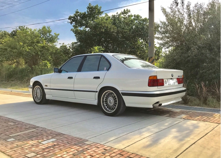 遲了23年的開箱 E34 M525