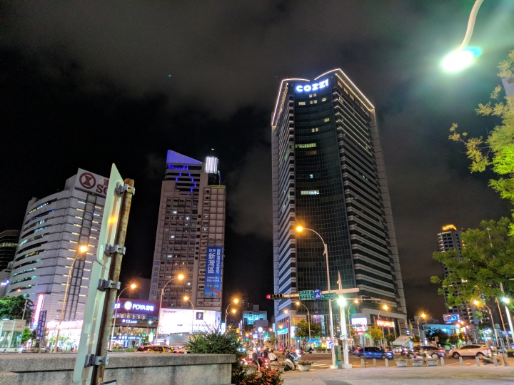 HTC U11+的超級夜景